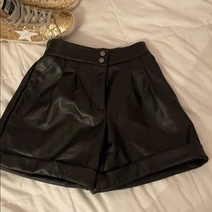 Faux leather short